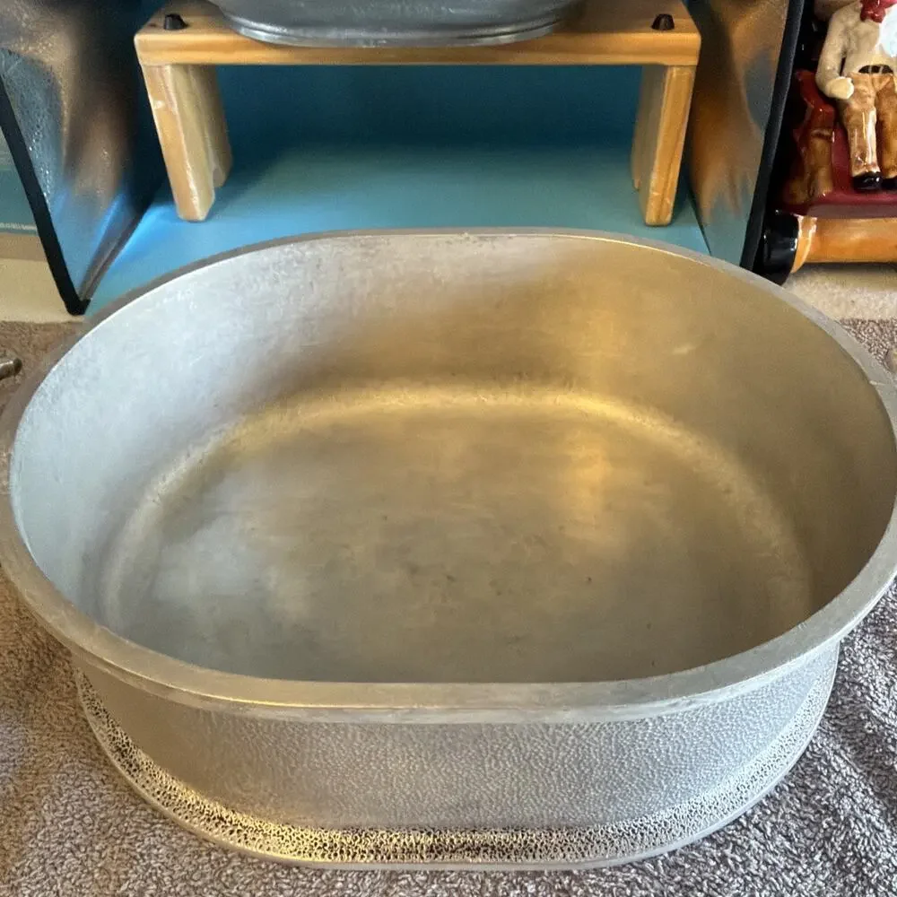 Guardian Service Vintage Cast Aluminum Oval Dutch Oven Roaster with Glass Lid